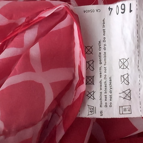 IKEA lightweight packable red and white grid pattern duffel bag - Picture 7 of 10